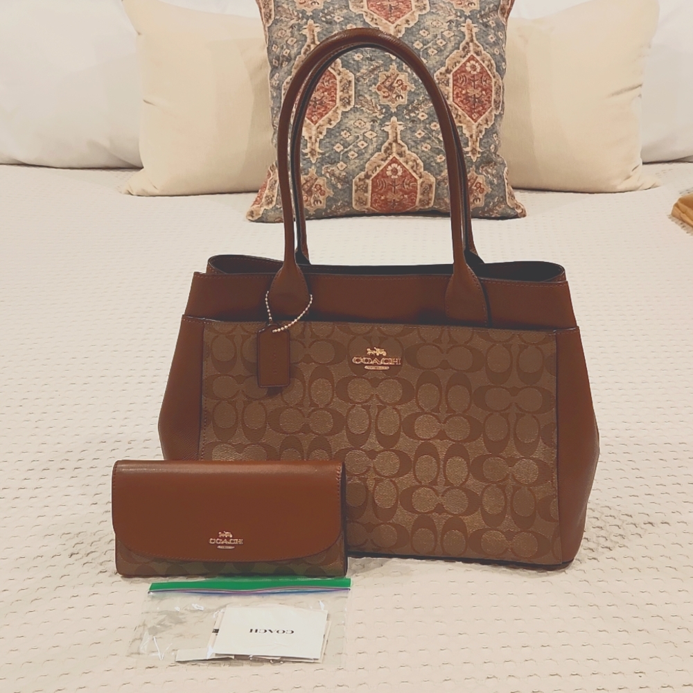 Couch purse with wallet